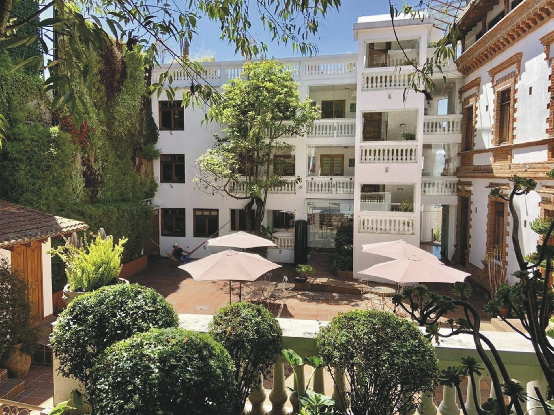 103075-SAM_ECU_20211125_MB_5