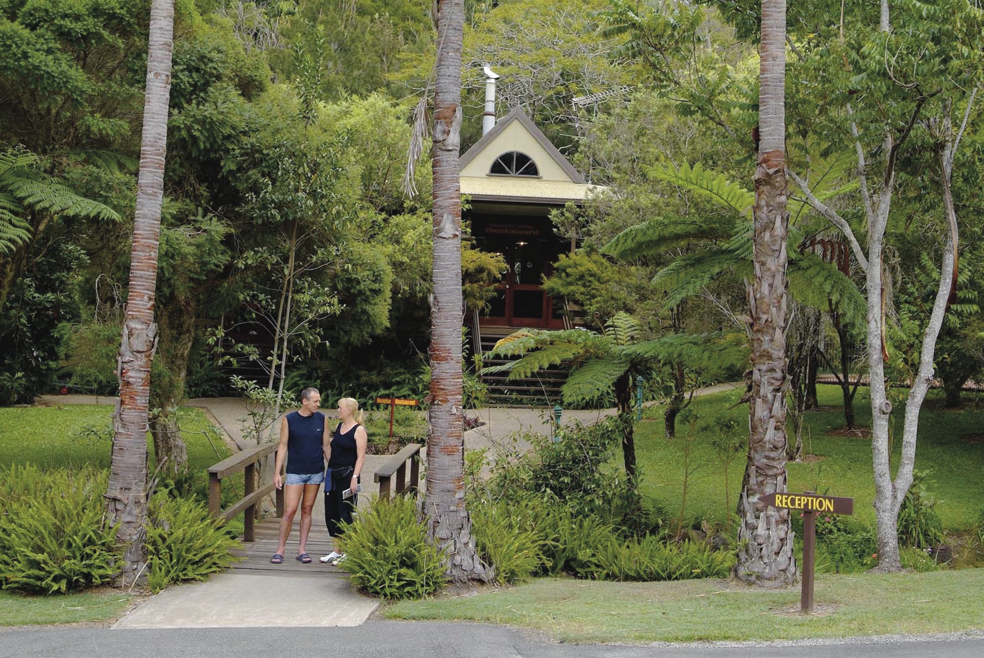 33679-AUS_QLD_099_20100901_BR