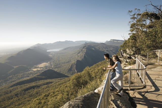 78012-AUS_VIC_005_20171009_IvB