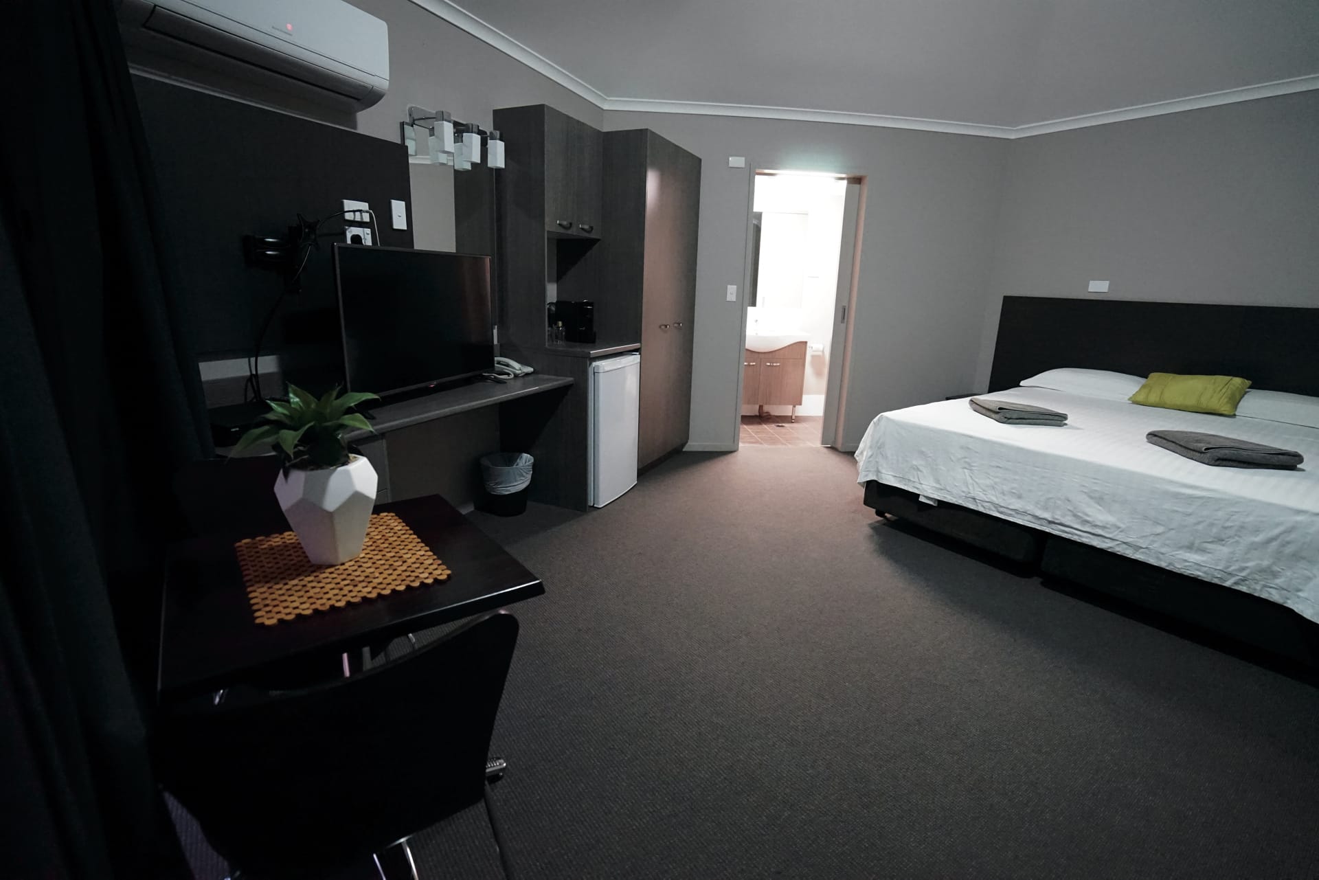 78064-AUS_NT_003_20171013_BR