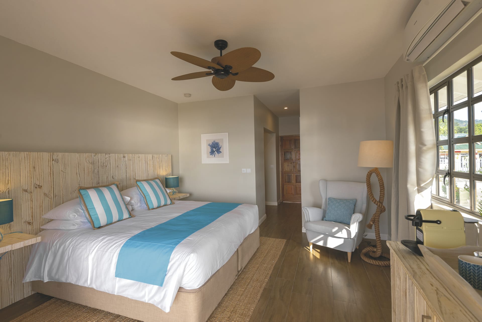 85771-IOZ_SEY_20180803_OL_1_42