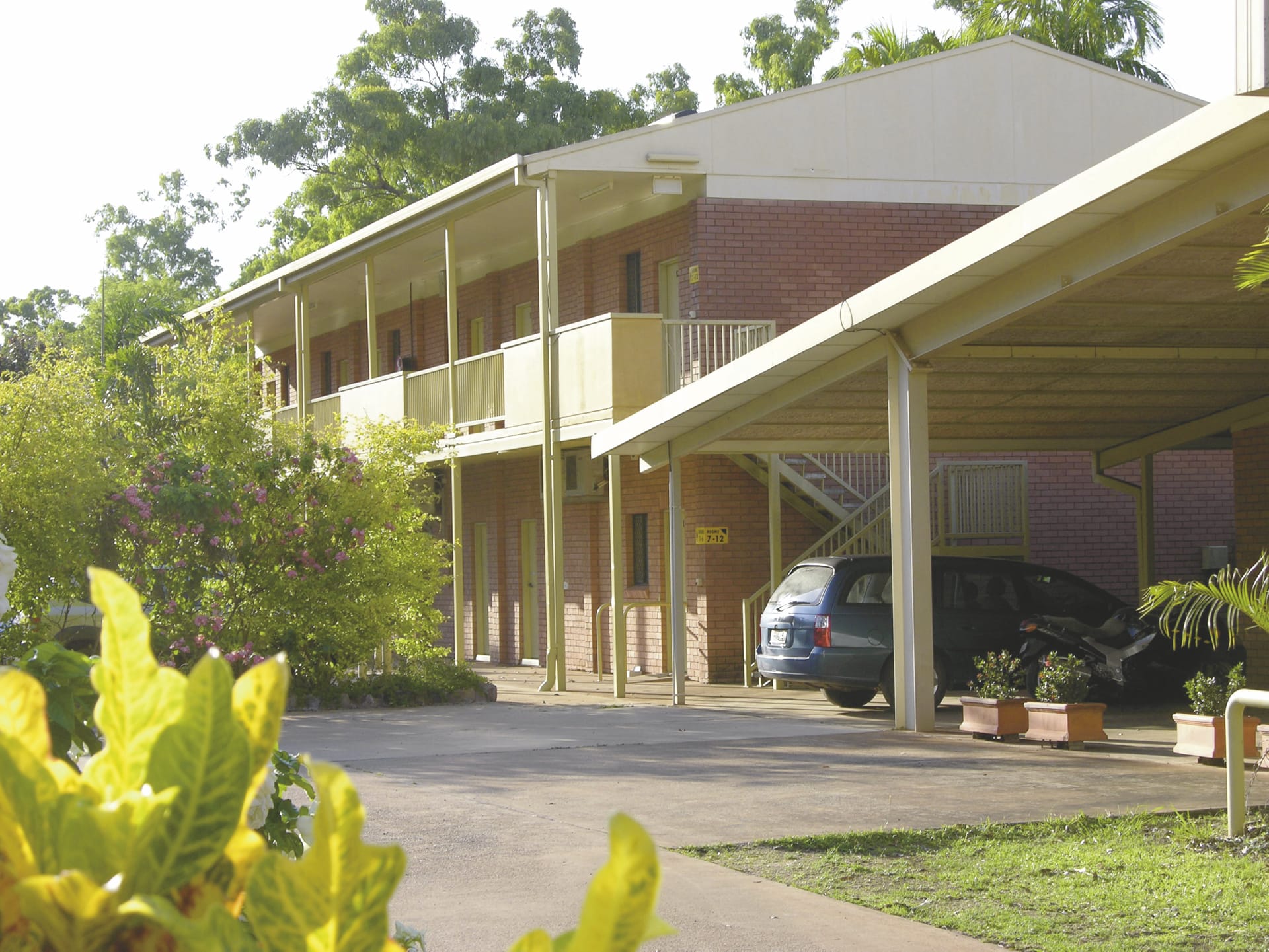 AUS_NT_002_20080415_IVB