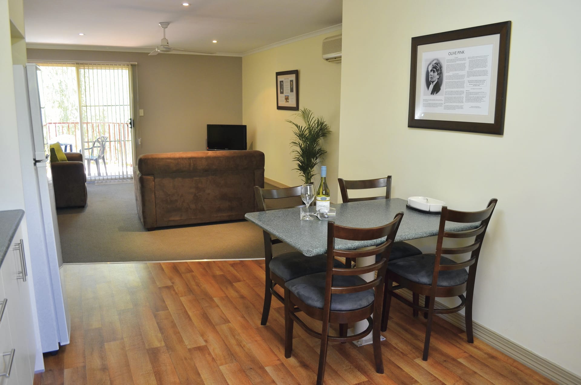 AUS_NT_006_20150817_BR