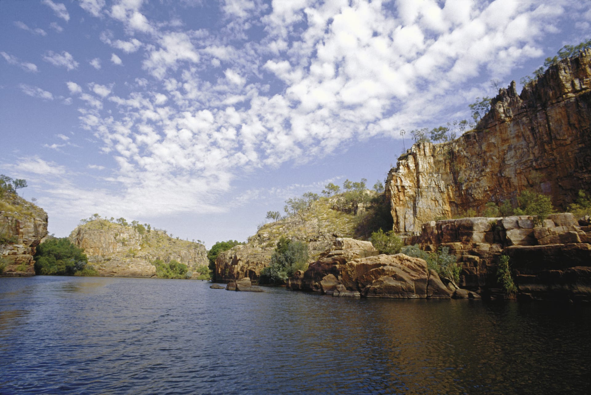 AUS_NT_019_20090907_IVB