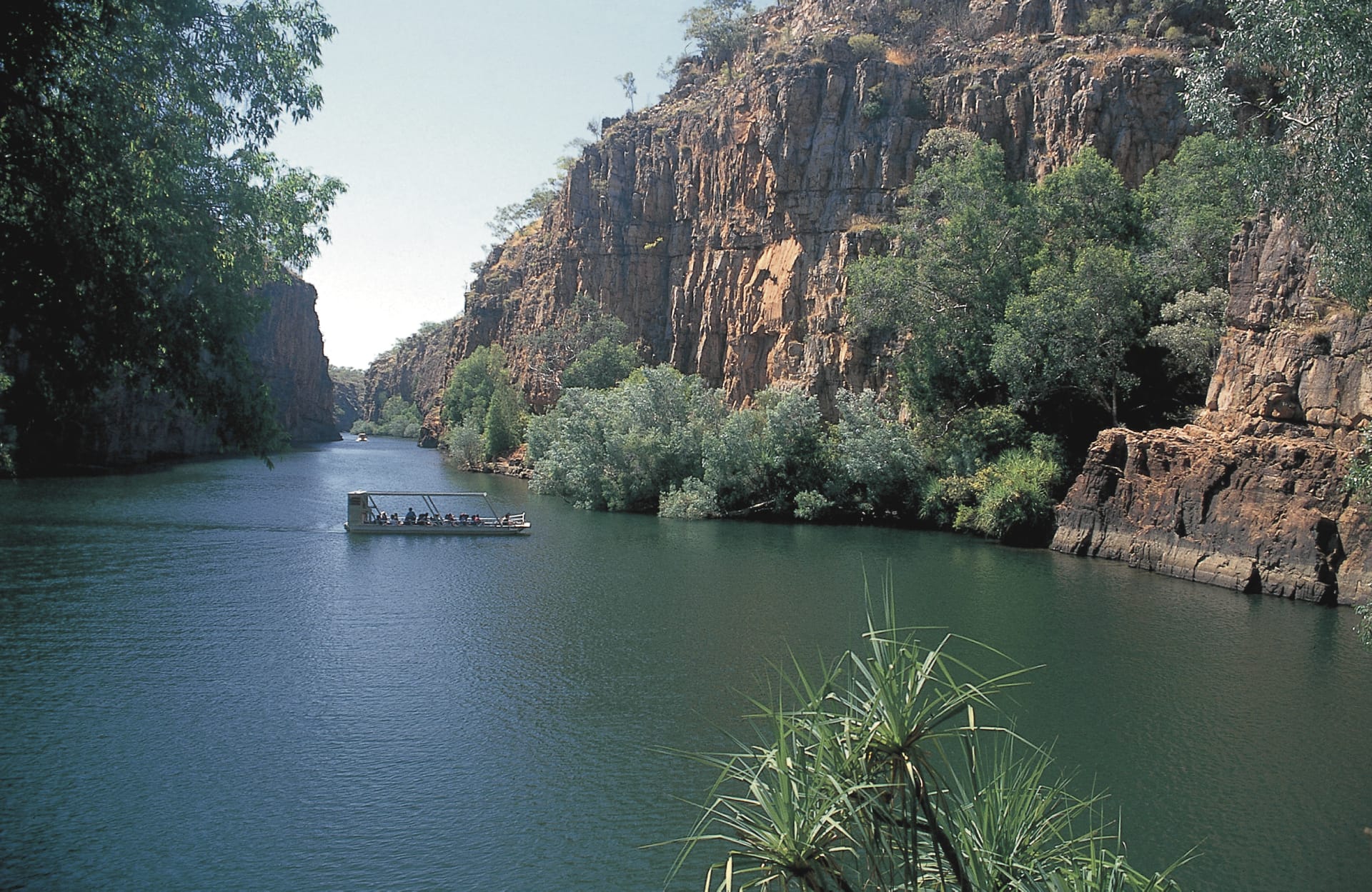 AUS_NT_161_20070226_BR