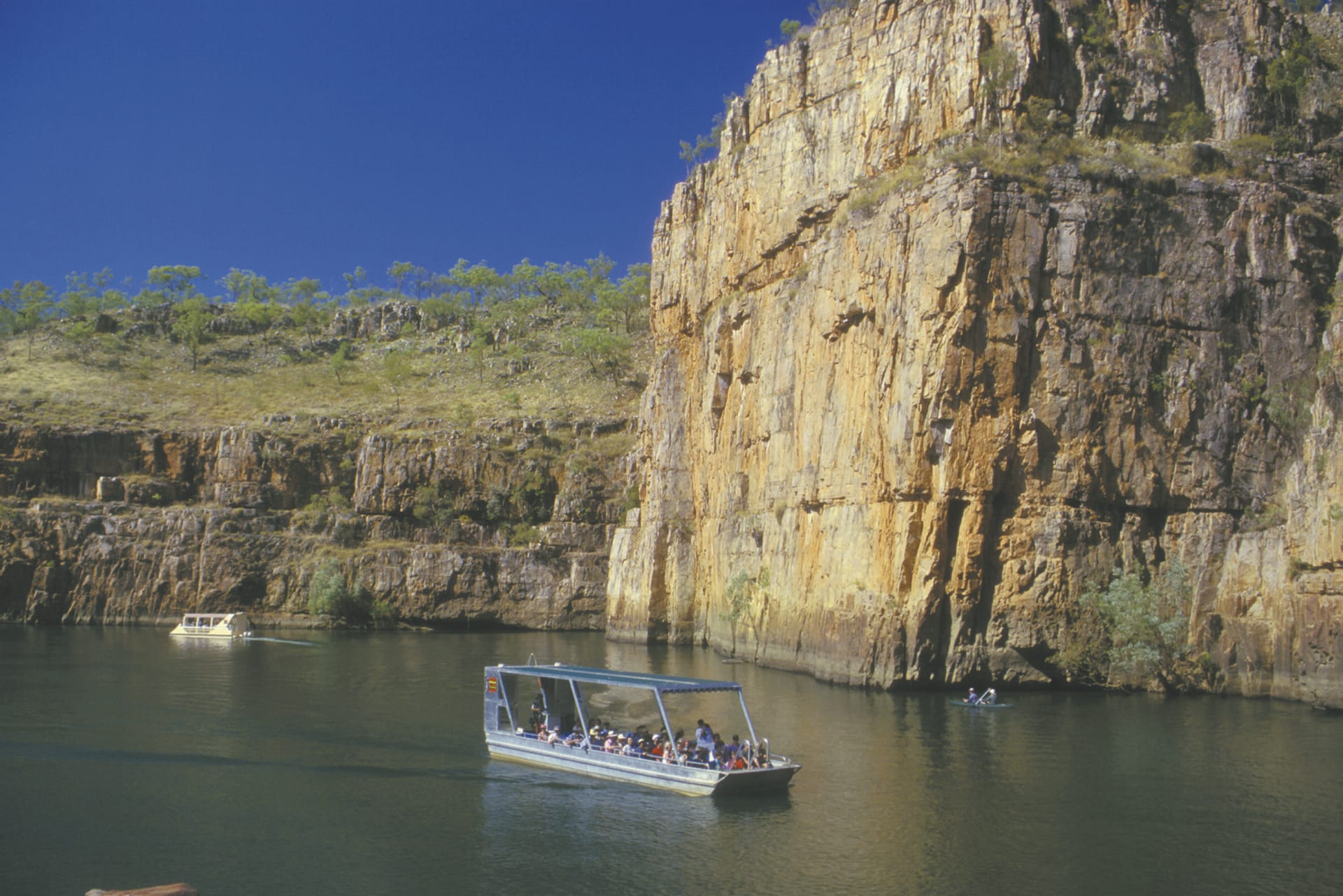 AUS_NT_825_20070920_IVB