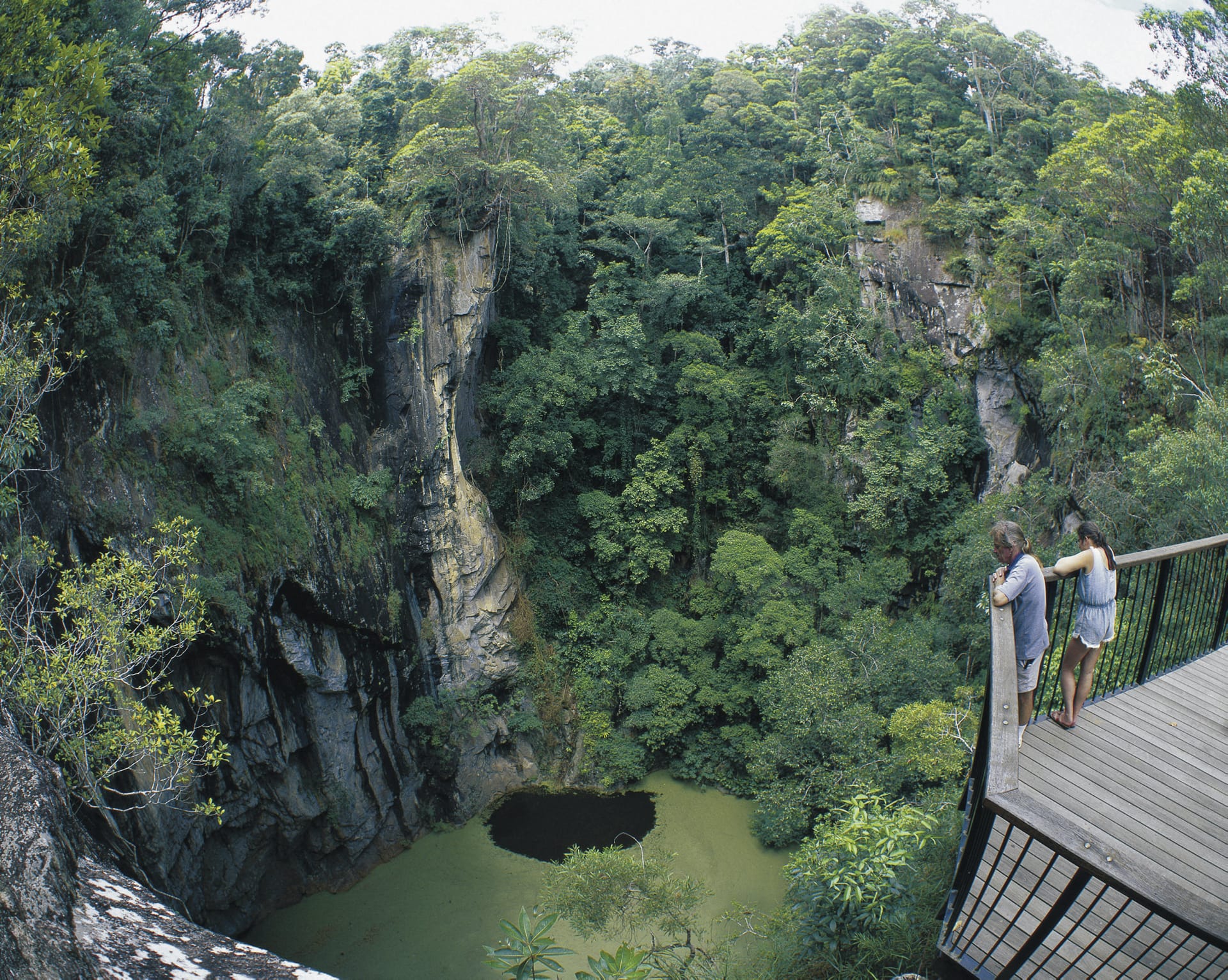 AUS_QLD_1128_20111115_BR