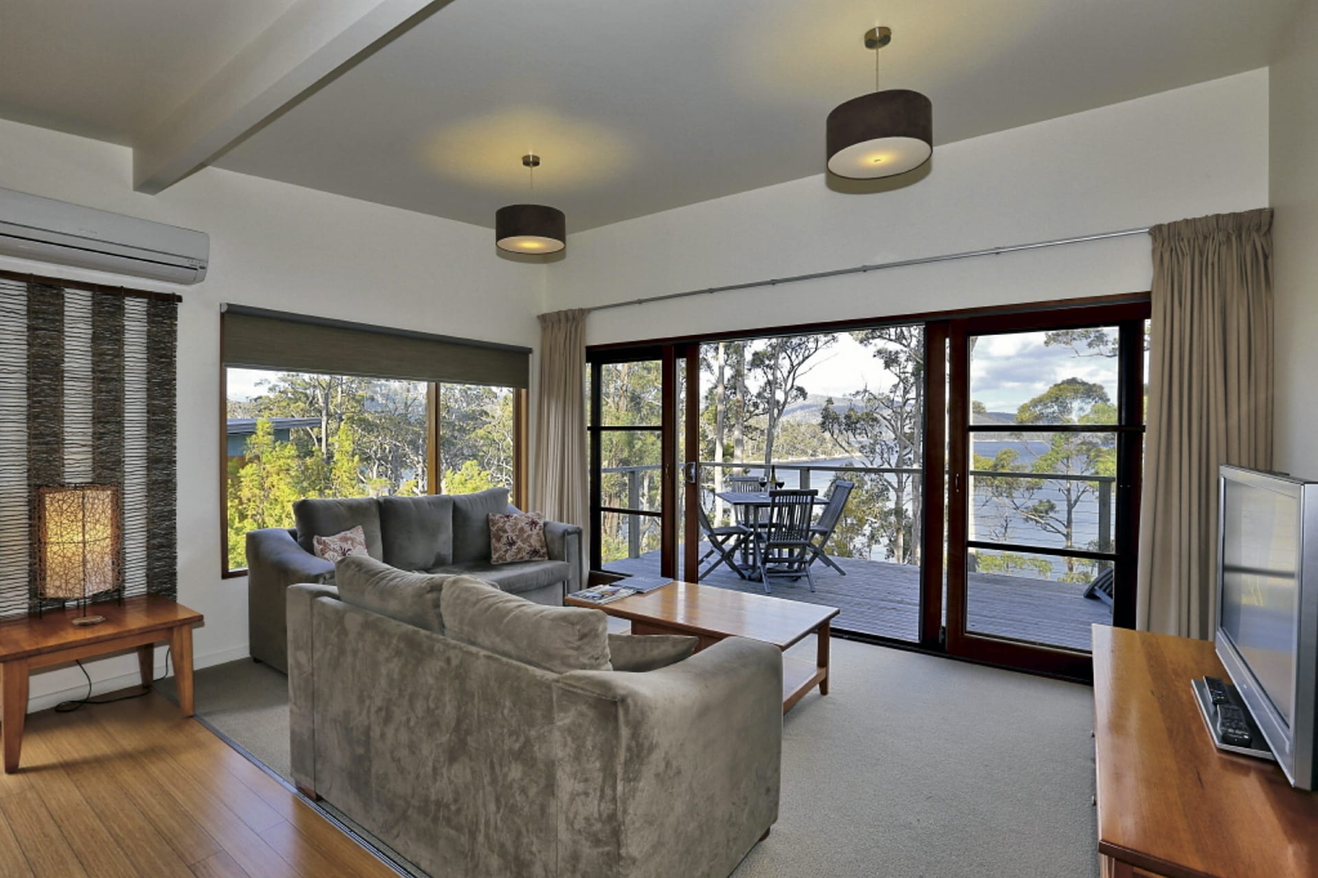 AUS_TAS_048_20150825_BR