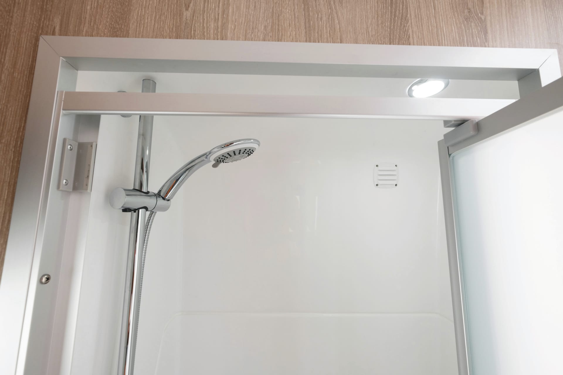 AUS_TRA_20231207_BR_1