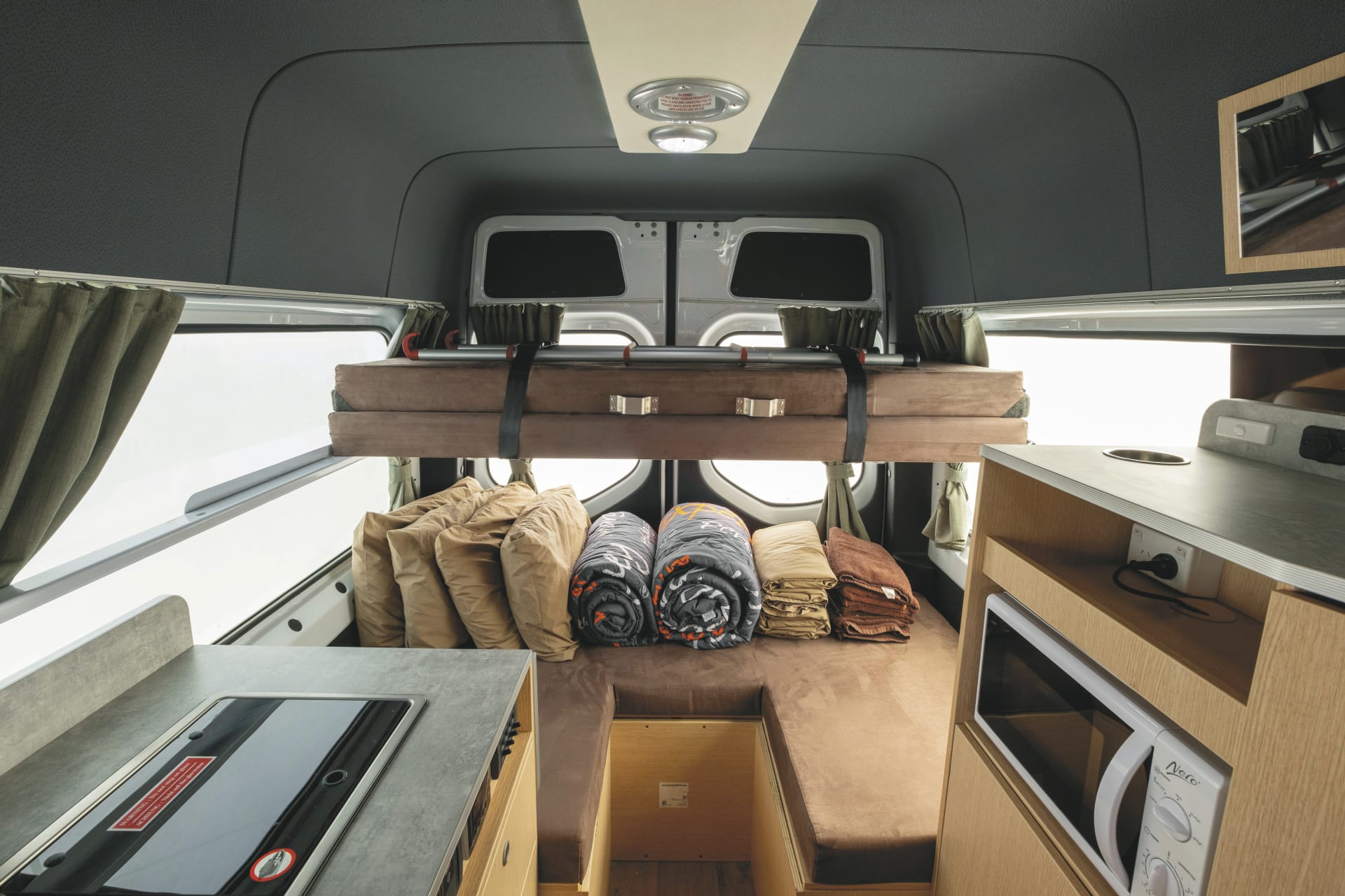 AUS_TRA_20231207_BR_21