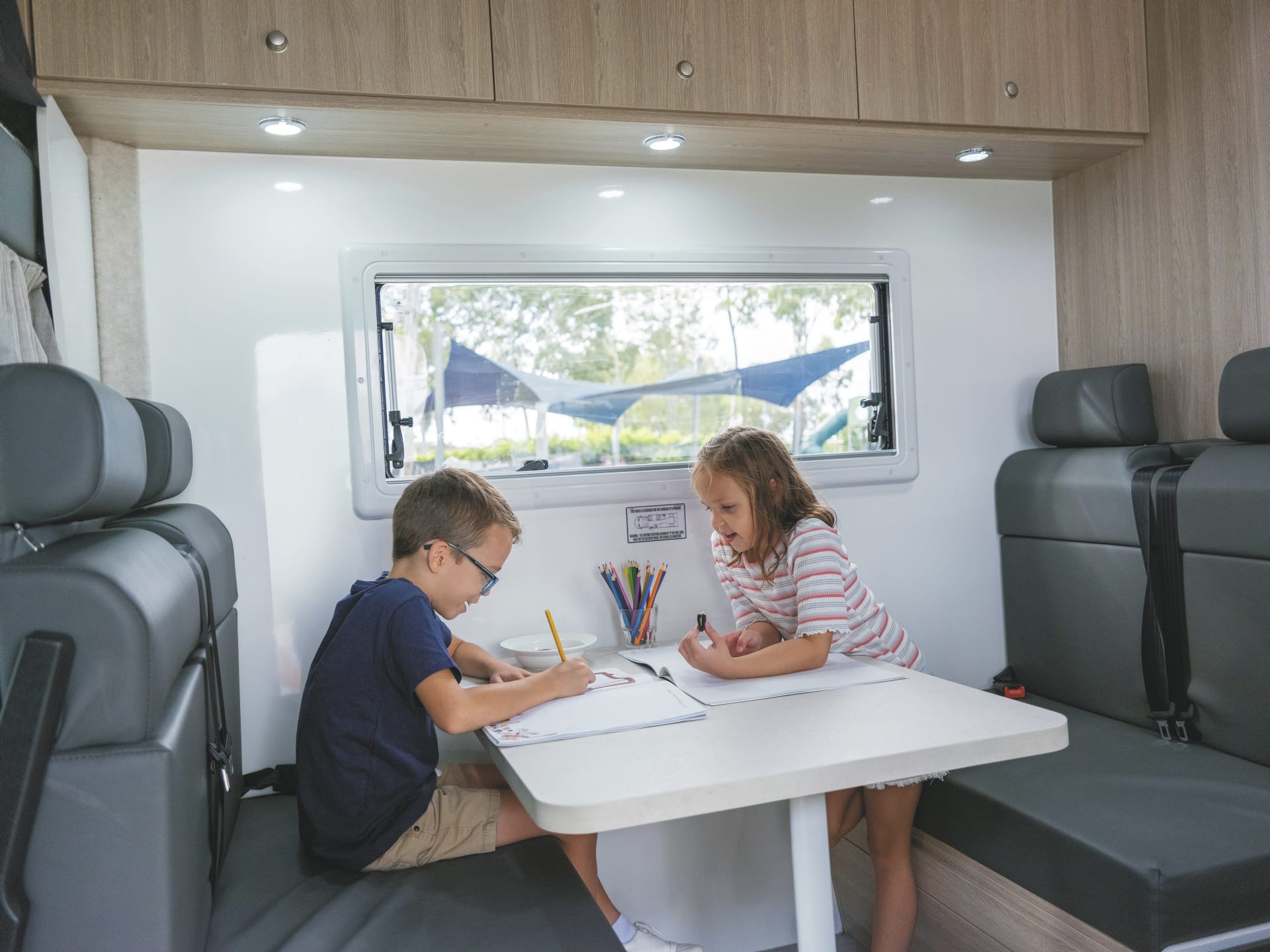 AUS_TRA_20231208_BR_53