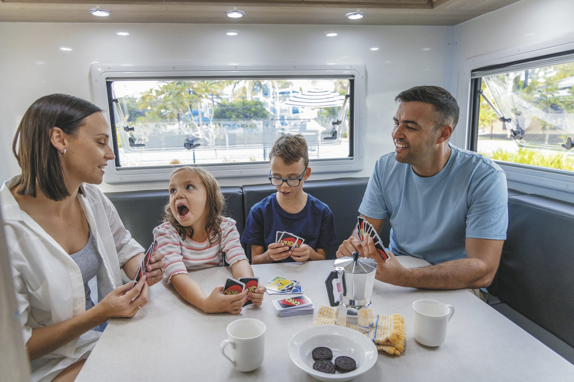 AUS_TRA_20231208_BR_55