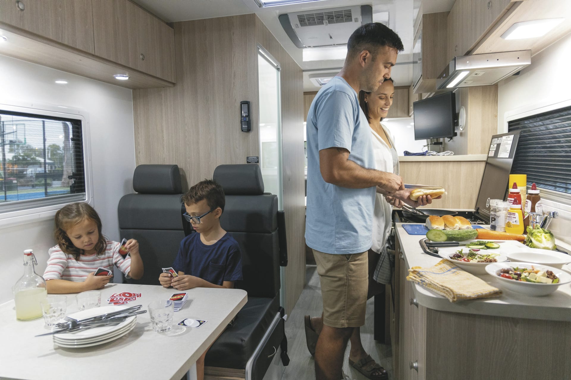 AUS_TRA_20231208_BR_67