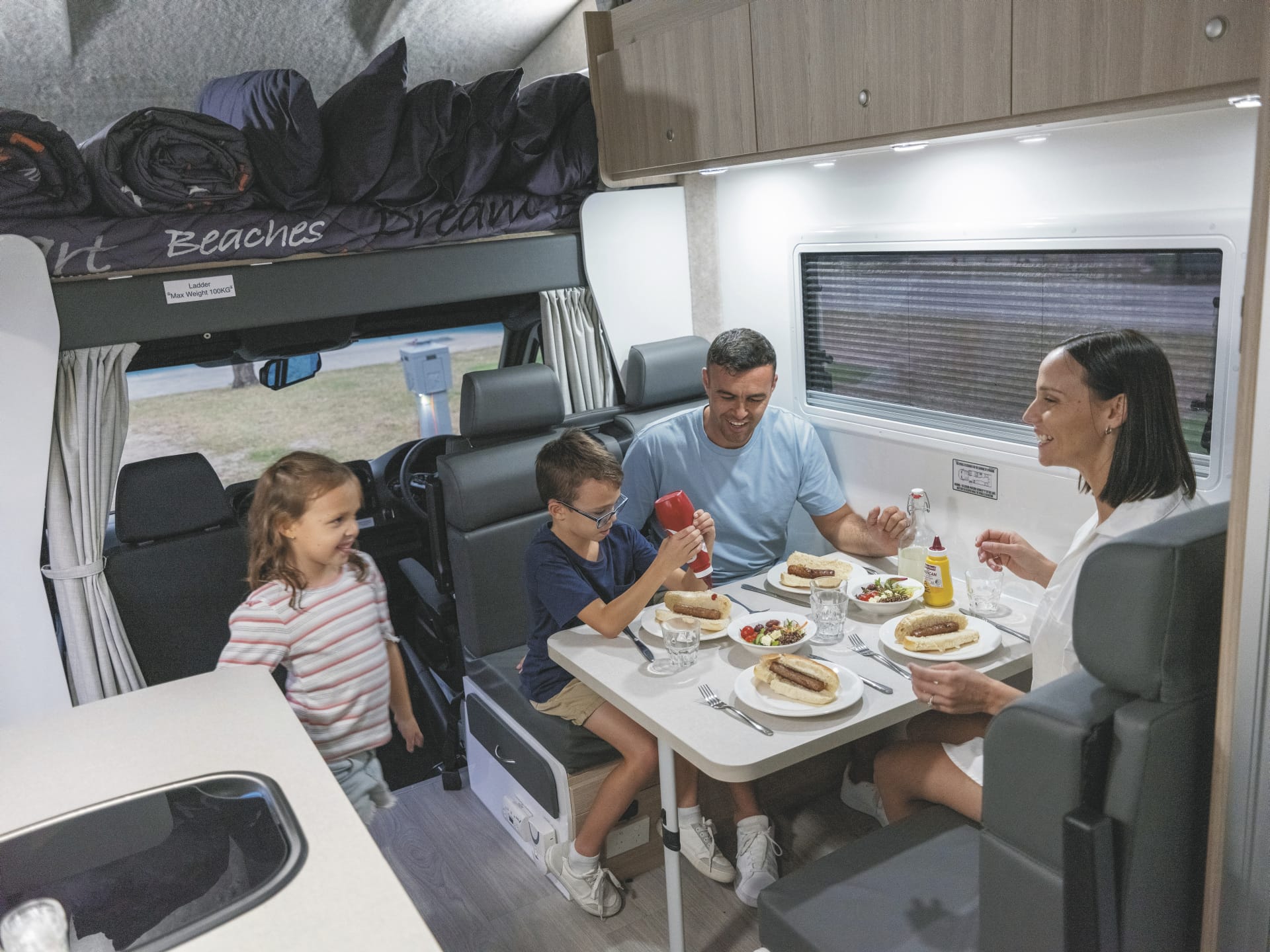 AUS_TRA_20231208_BR_68