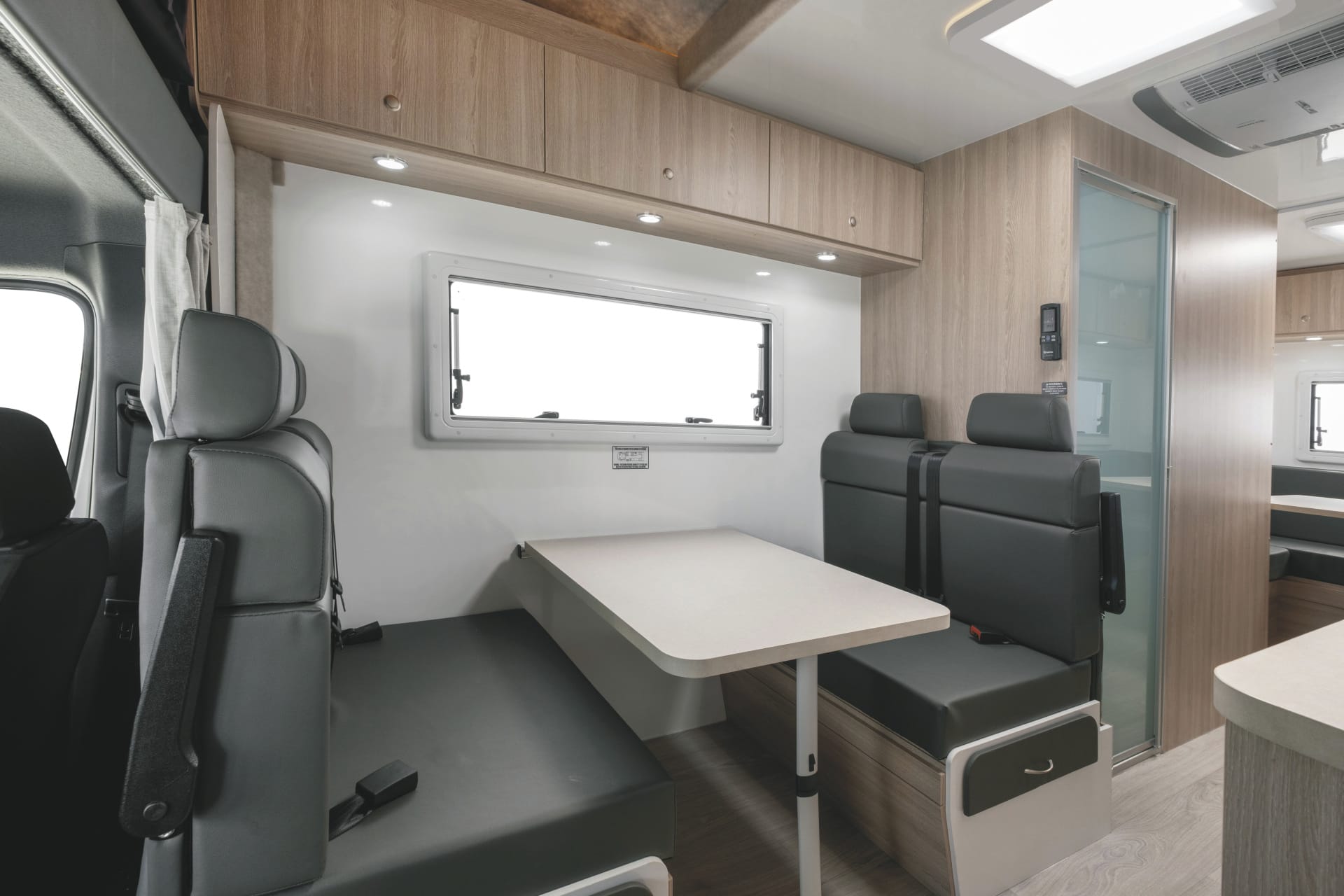 AUS_TRA_20231212_BR_44