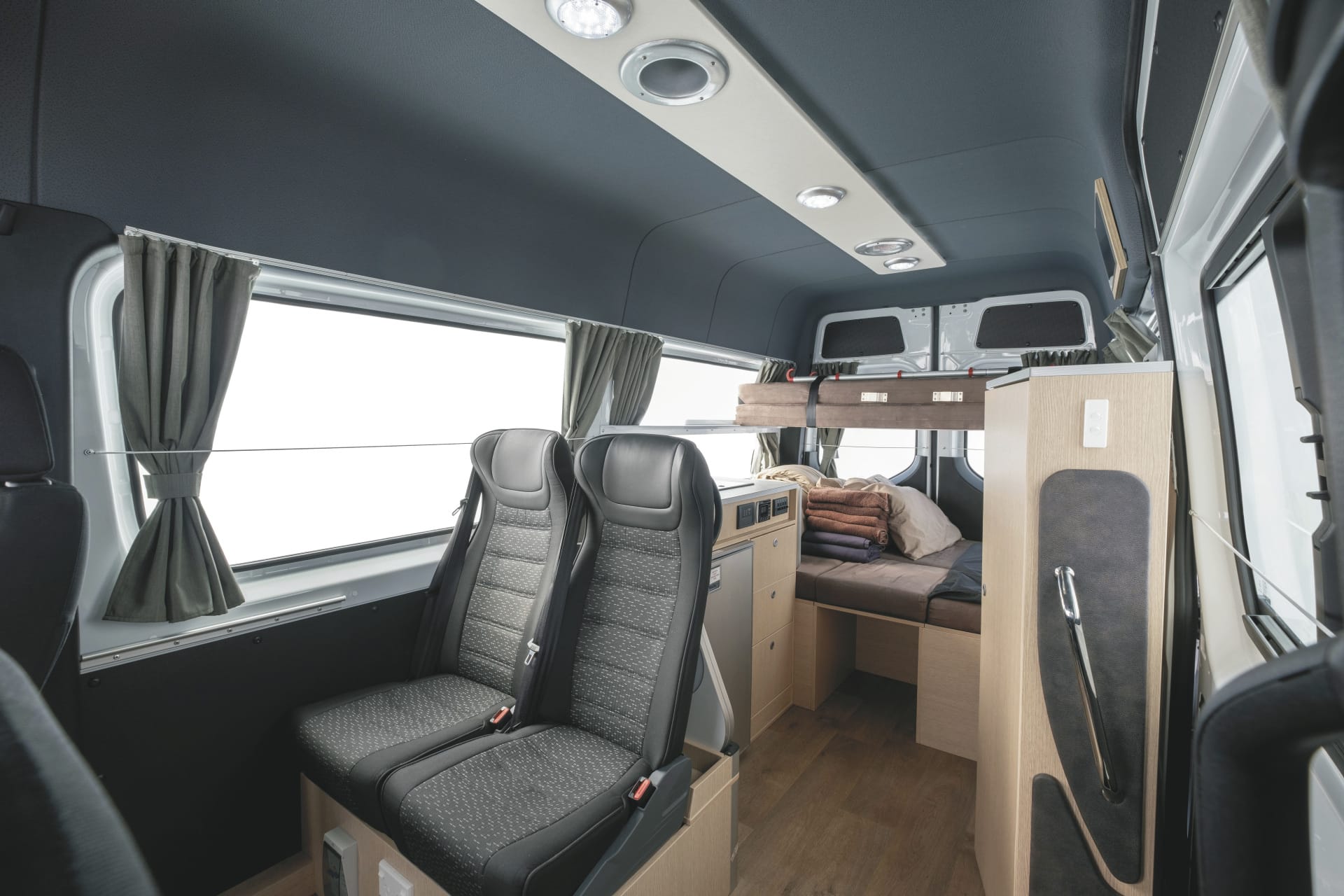 AUS_TRA_20231215_BR_10