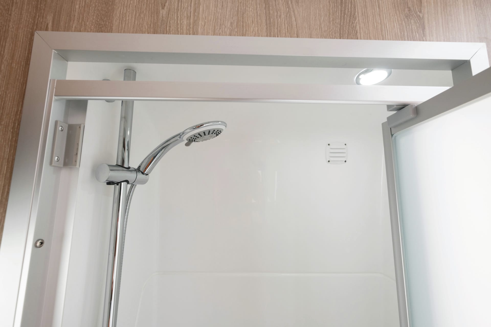 AUS_TRA_20231215_BR_22