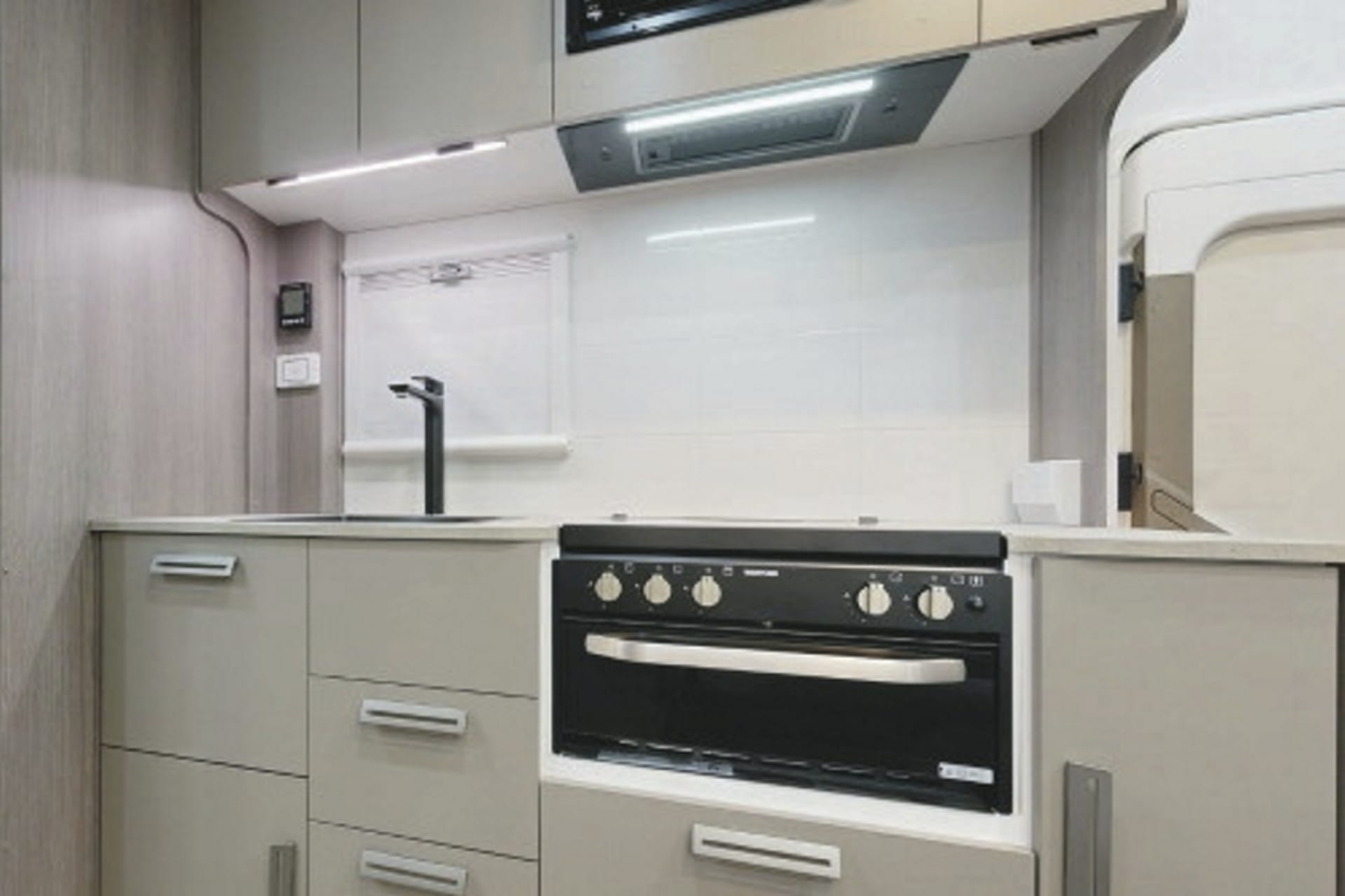 AUS_TRA_20231223_BR_10