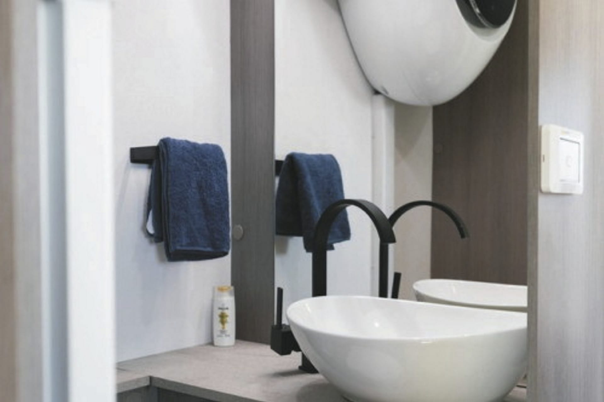 AUS_TRA_20231223_BR_12