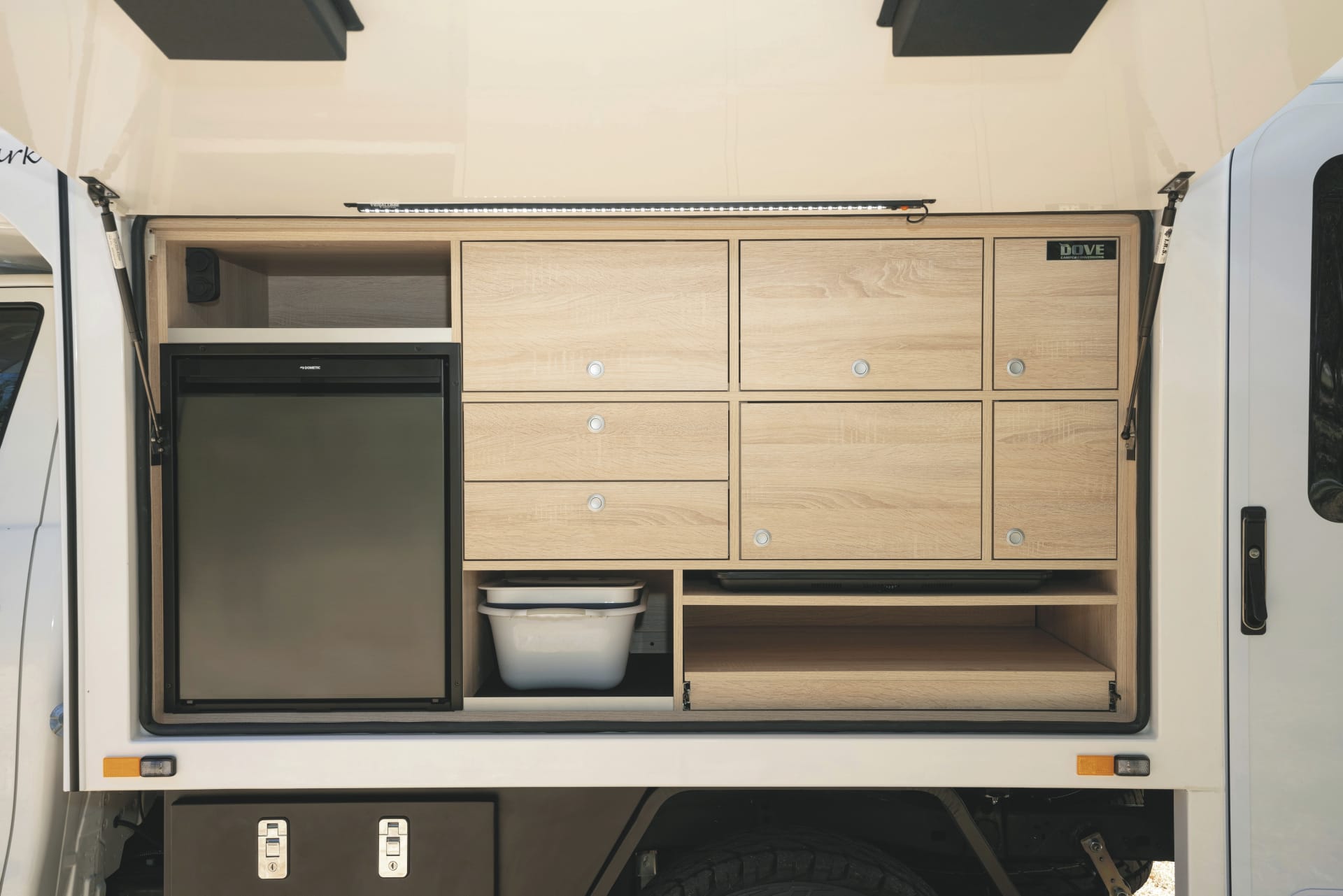 AUS_TRA_20250207_BR_15