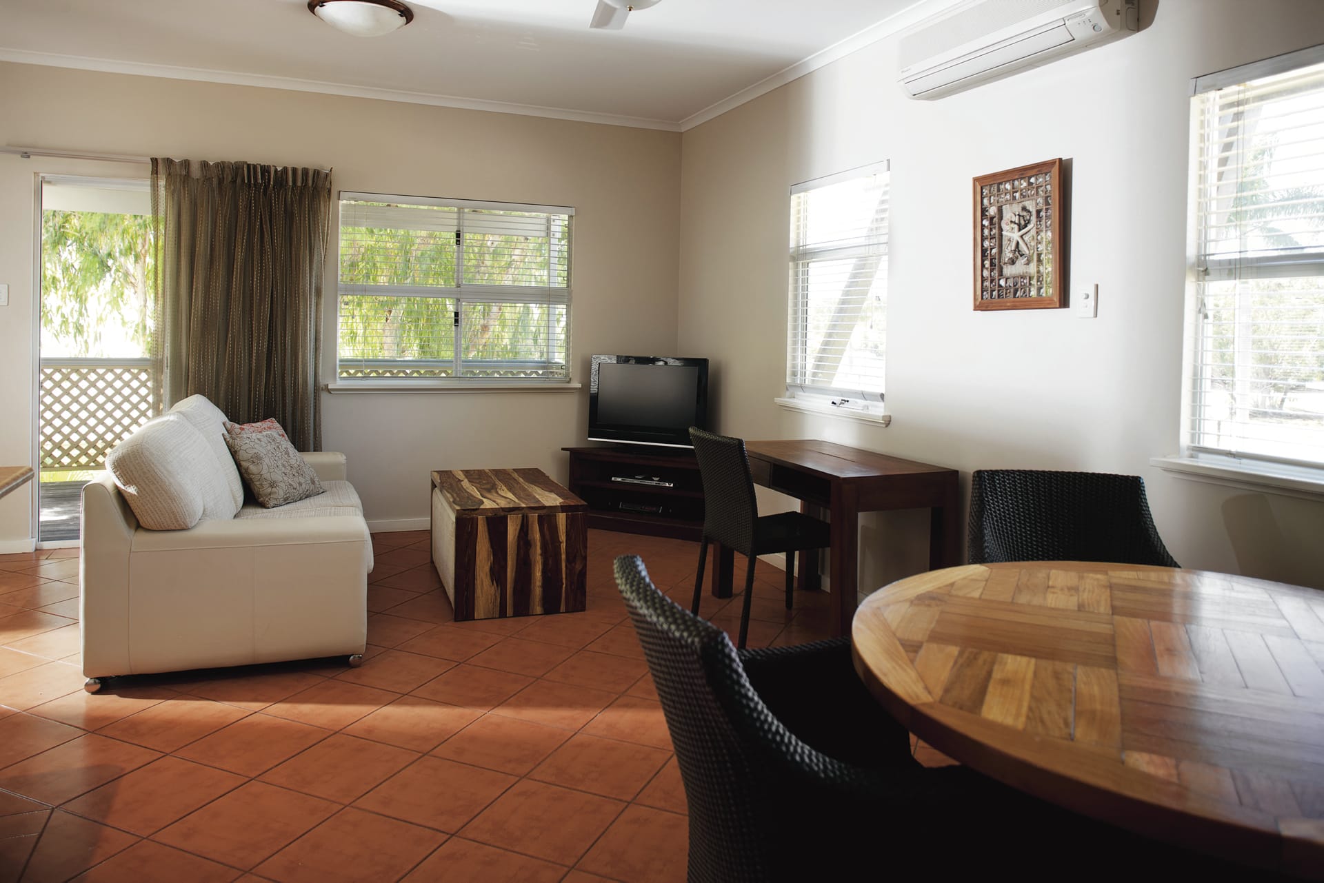 AUS_WA_014_20120828_BR