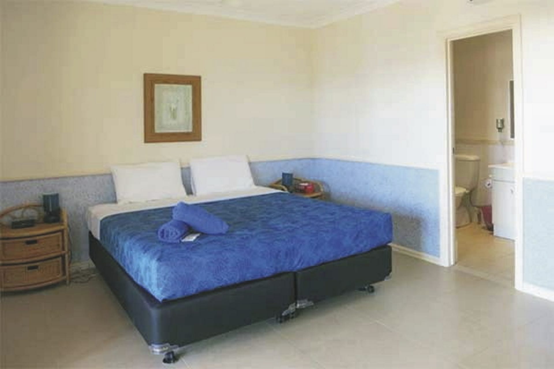 AUS_XCH_20221011_IVB