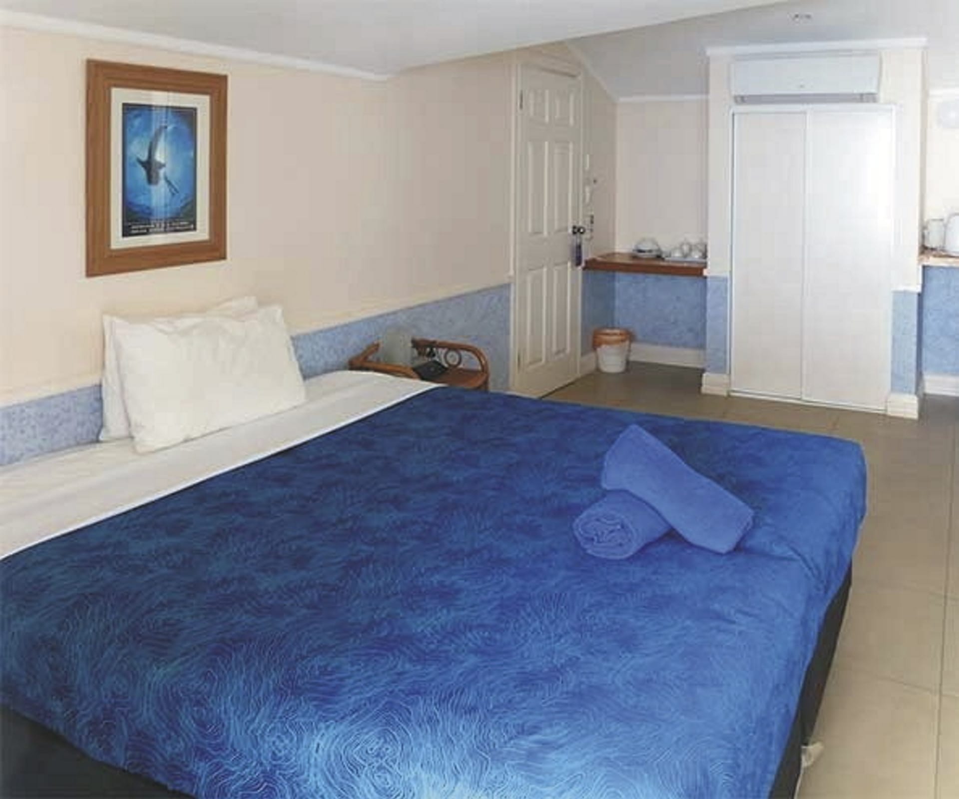 AUS_XCH_20221012_IVB_1