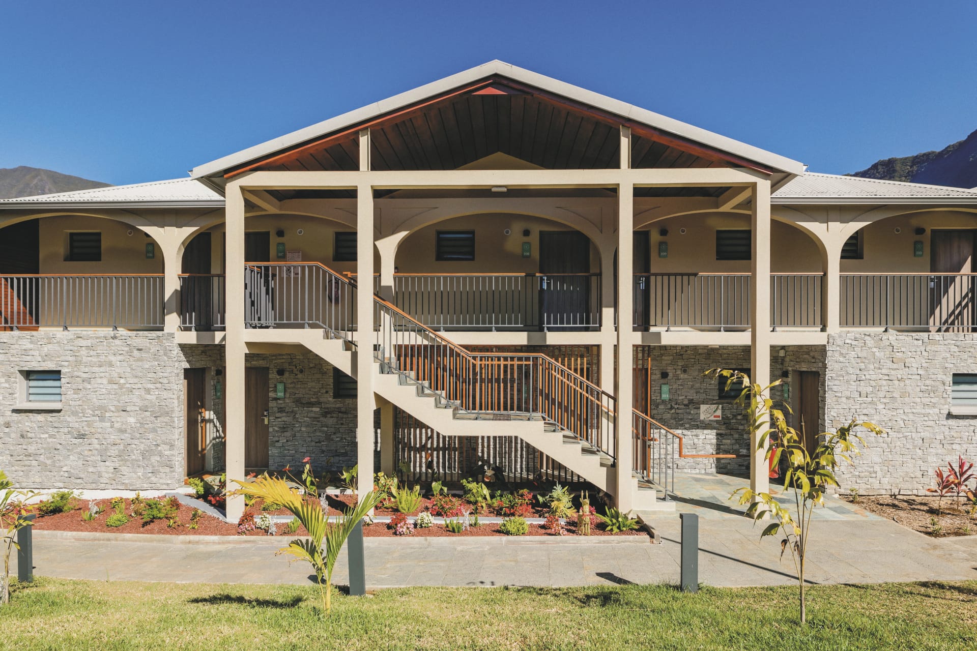 IOZ_REU_20230919_SWA