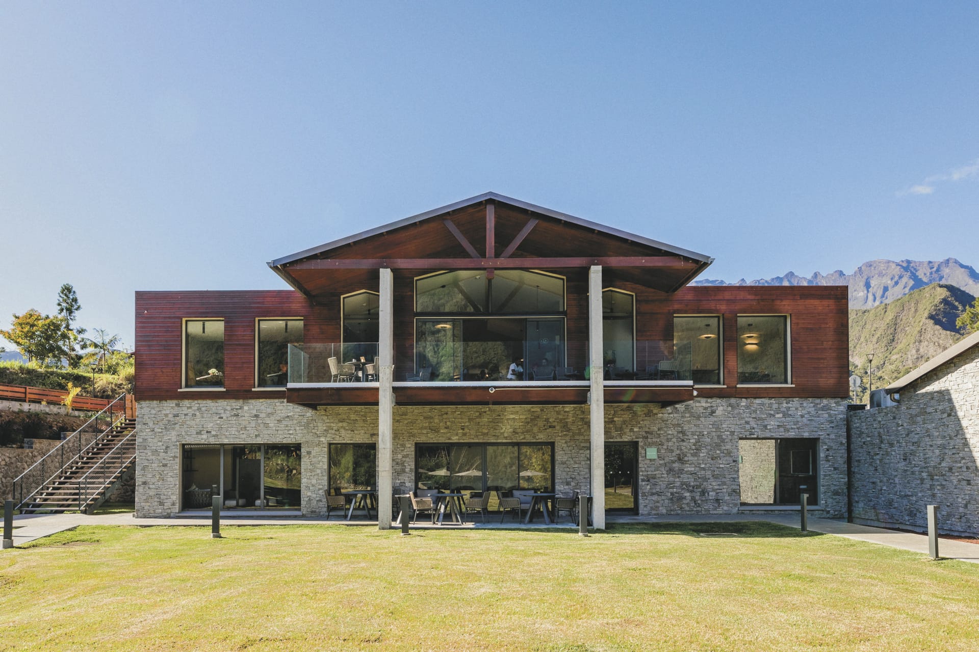 IOZ_REU_20230919_SWA_1