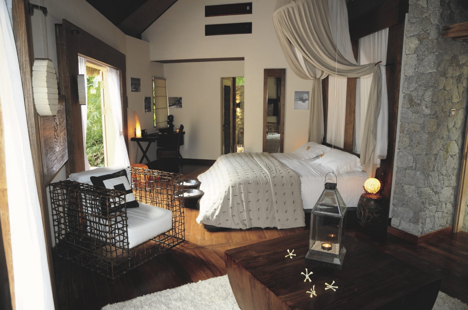 IOZ_SEY_015_20130710_DTT