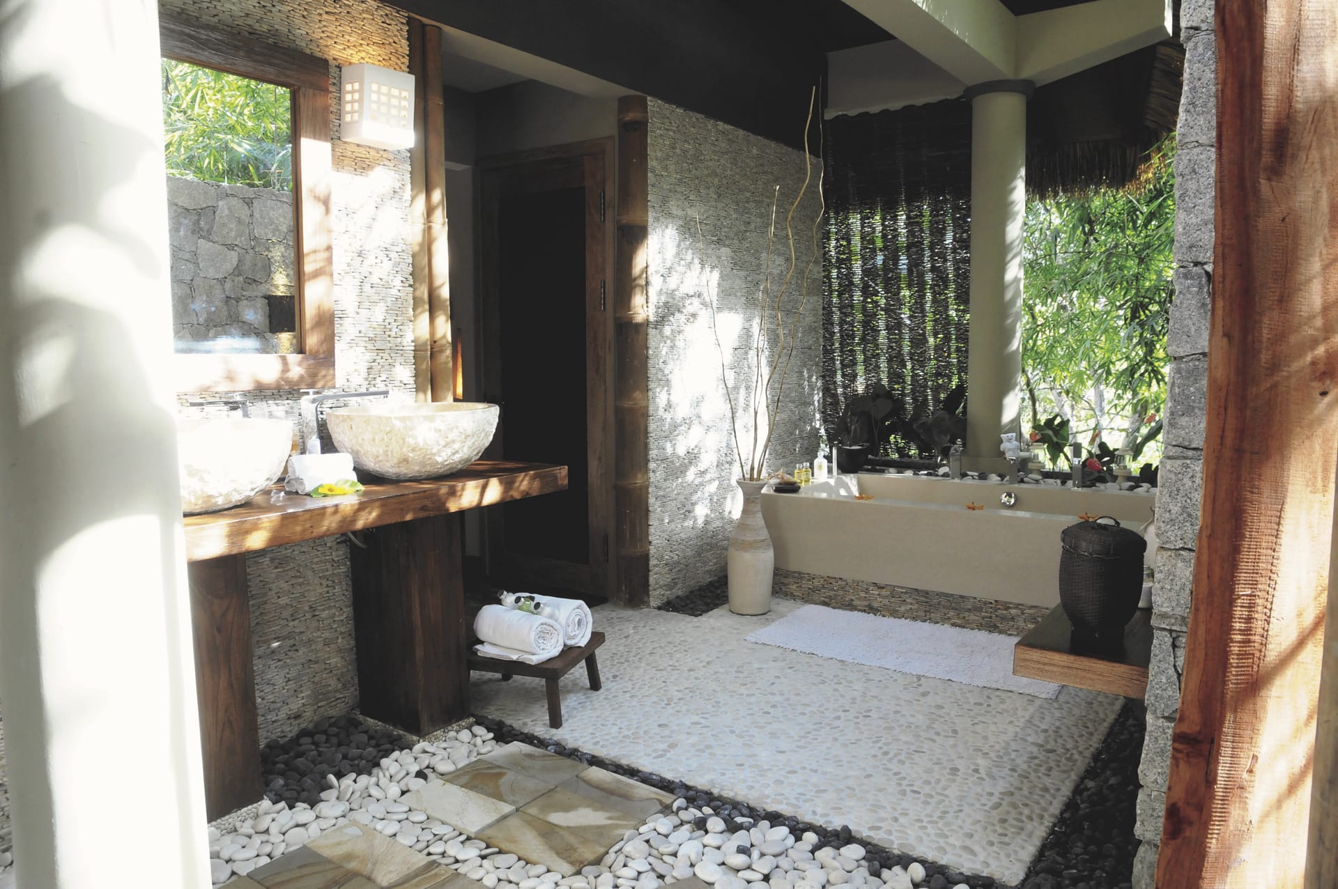 IOZ_SEY_021_20130710_DTT