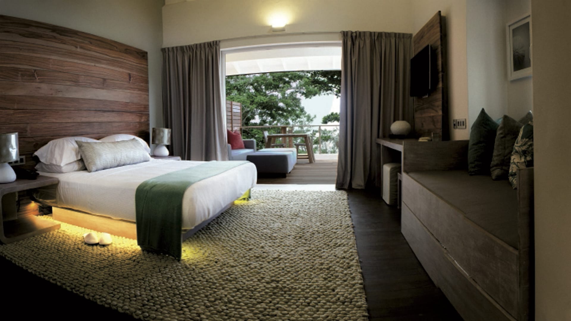 IOZ_SEY_031_20150715_DTT