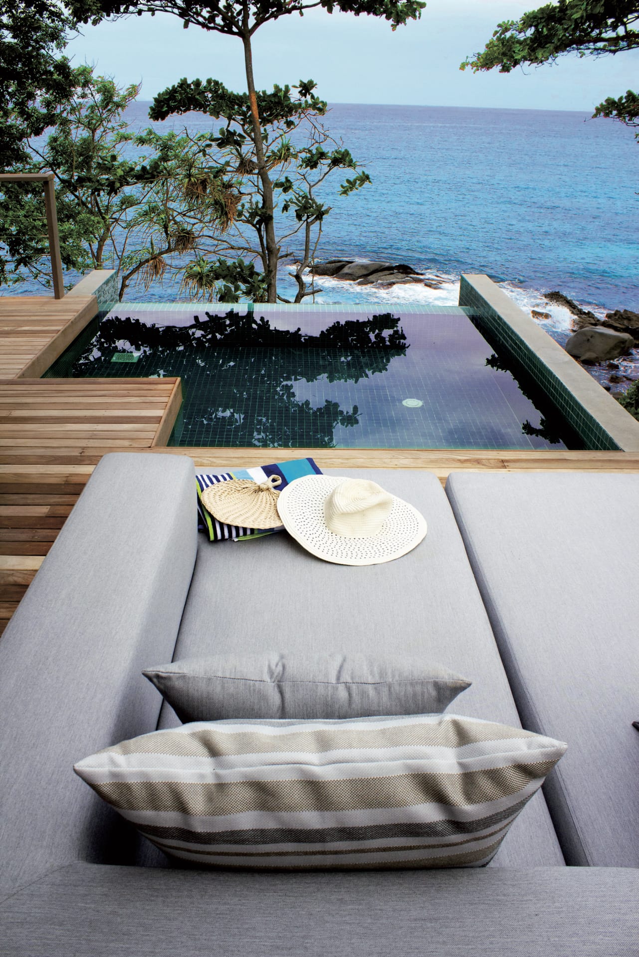 IOZ_SEY_032_20150715_DTT