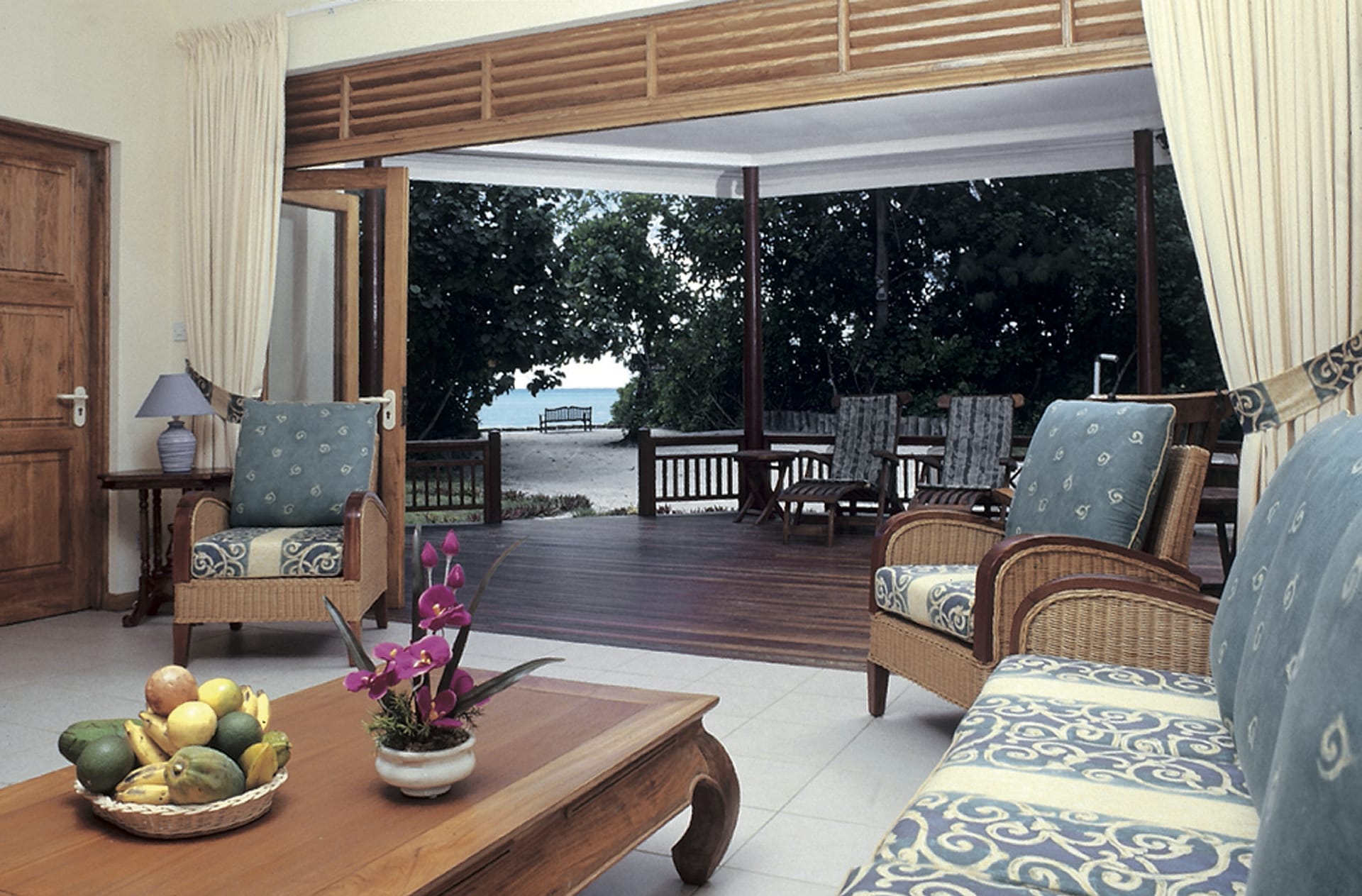 IOZ_SEY_101_20080214_SS