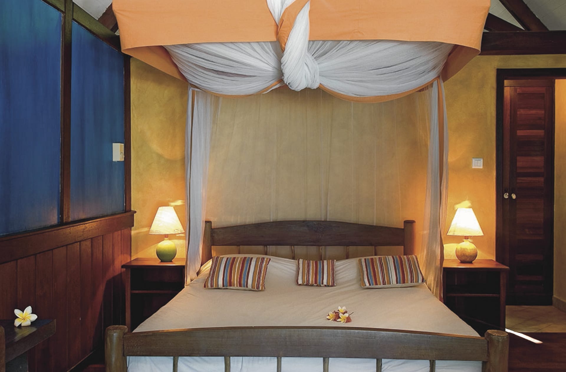 IOZ_SEY_127_20080220_SS