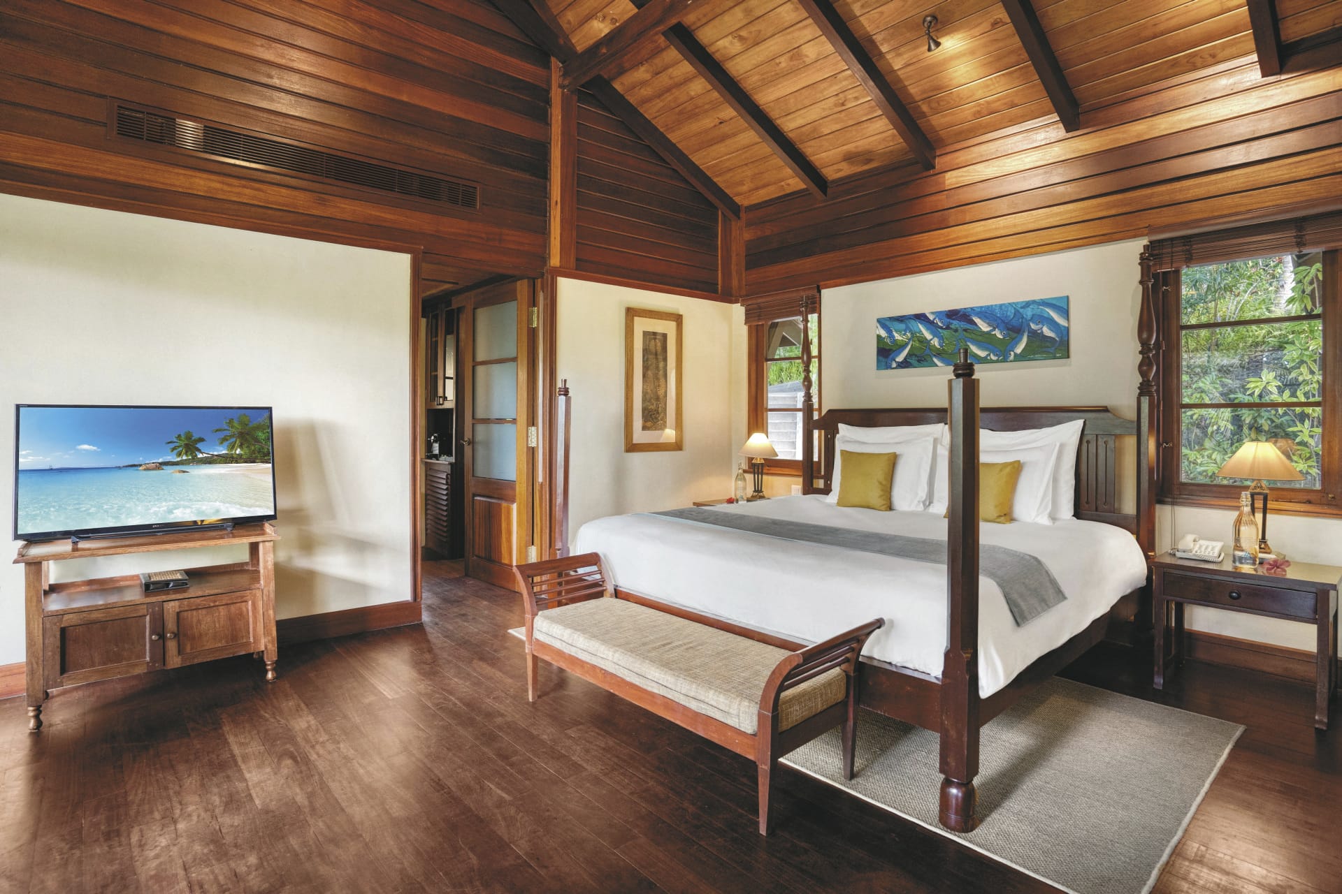 IOZ_SEY_20230830_BM_1