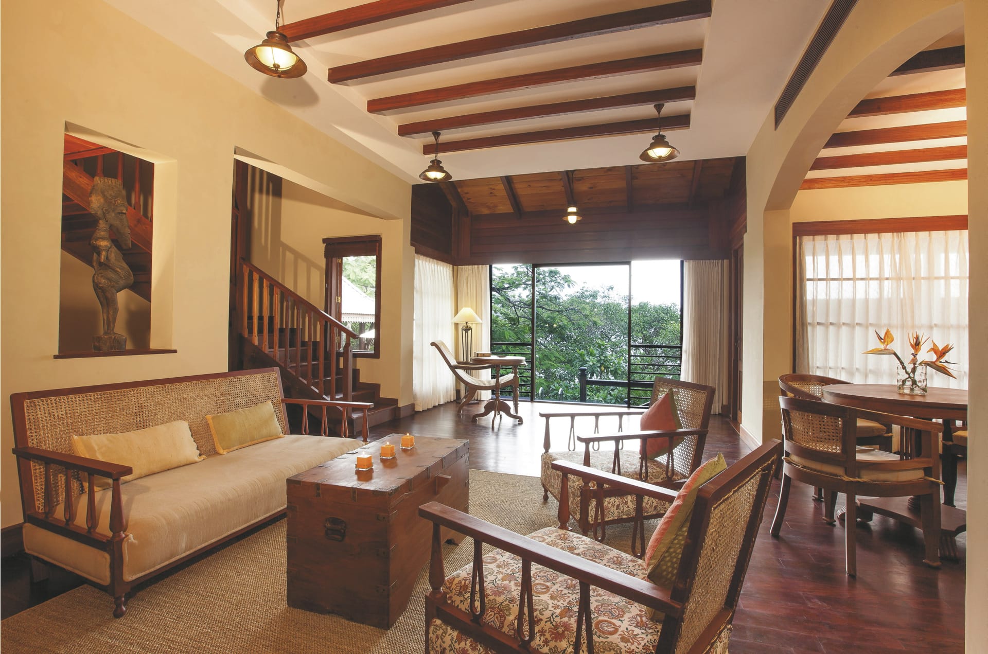 IOZ_SEY_20230830_BM_12