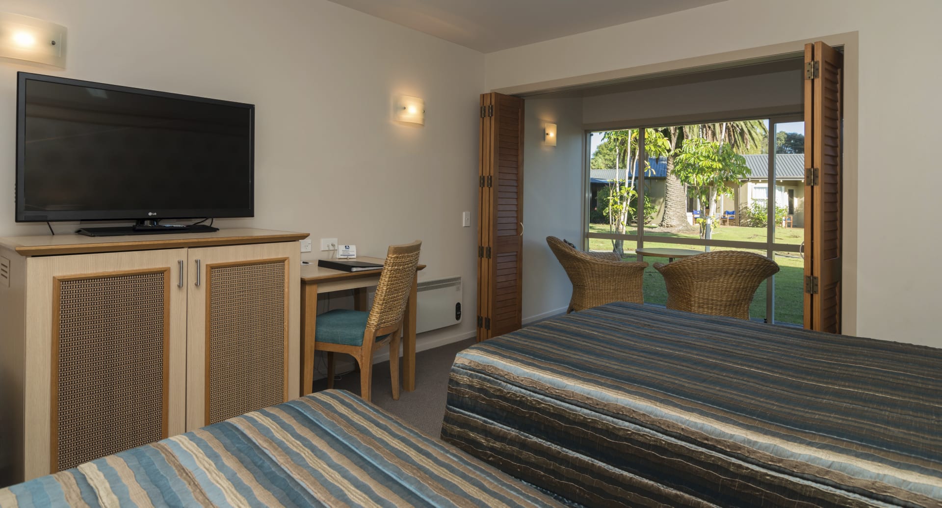 NZL_NIS_093_20150907_DIA