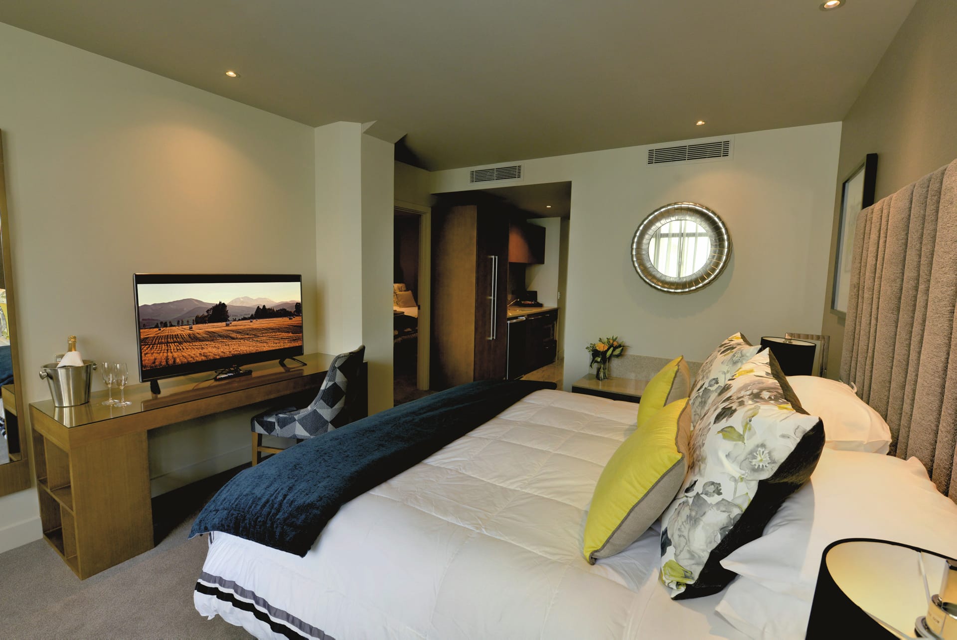 NZL_SIS_051_20160908_OL