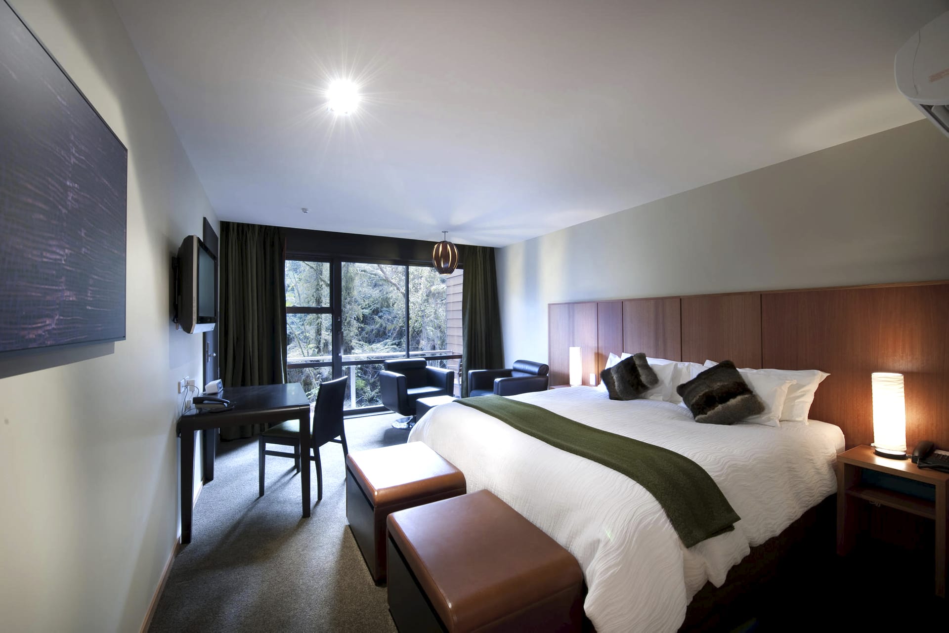 NZL_SIS_064_20110826_OL