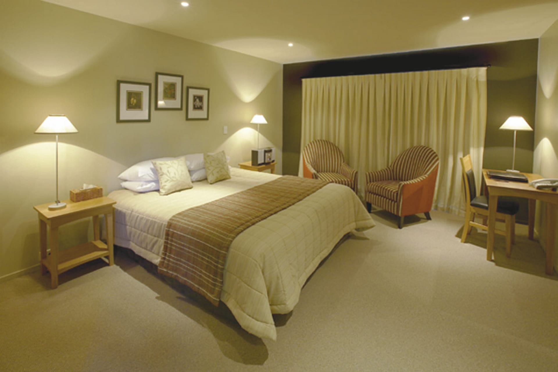 NZL_SIS_355_20090804_SS