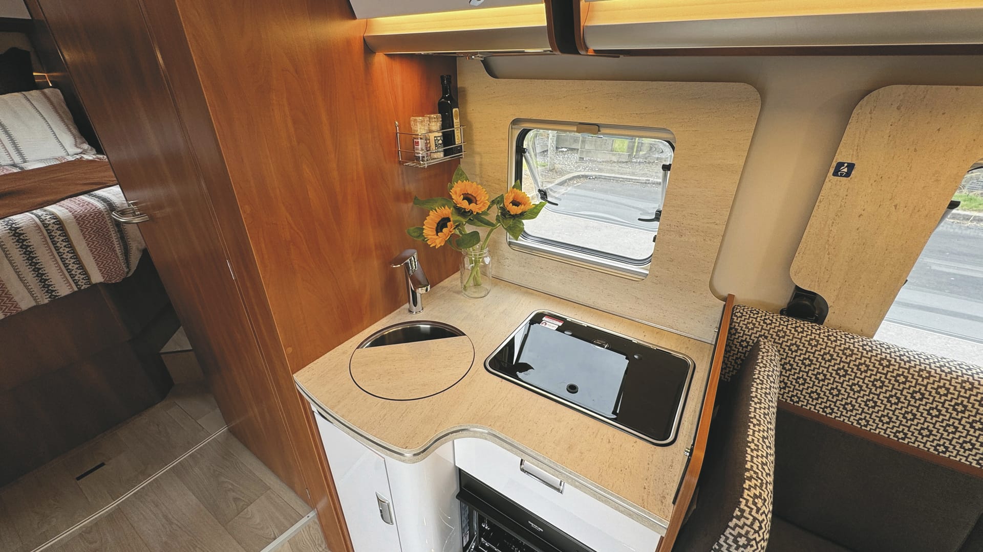 NZL_TRA_20241218_BR_31