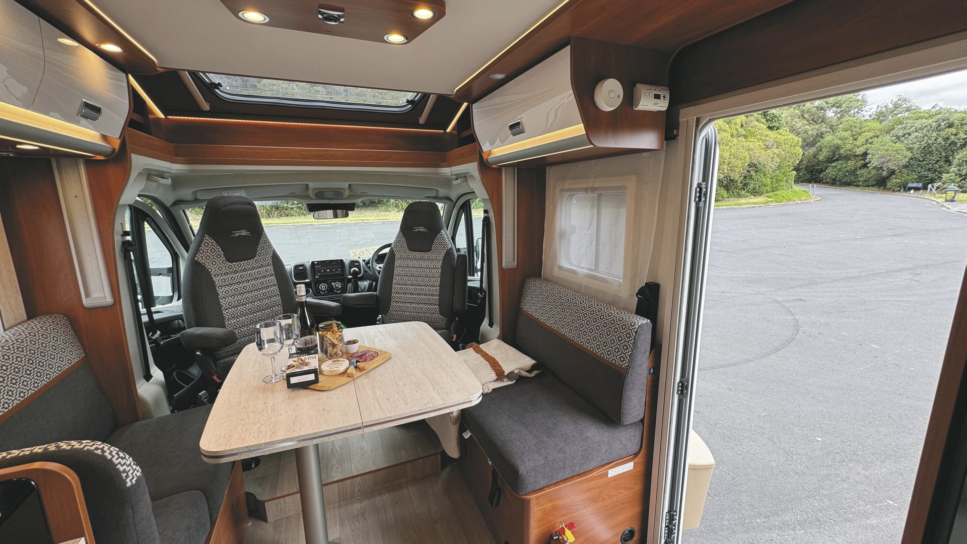 NZL_TRA_20241218_BR_32