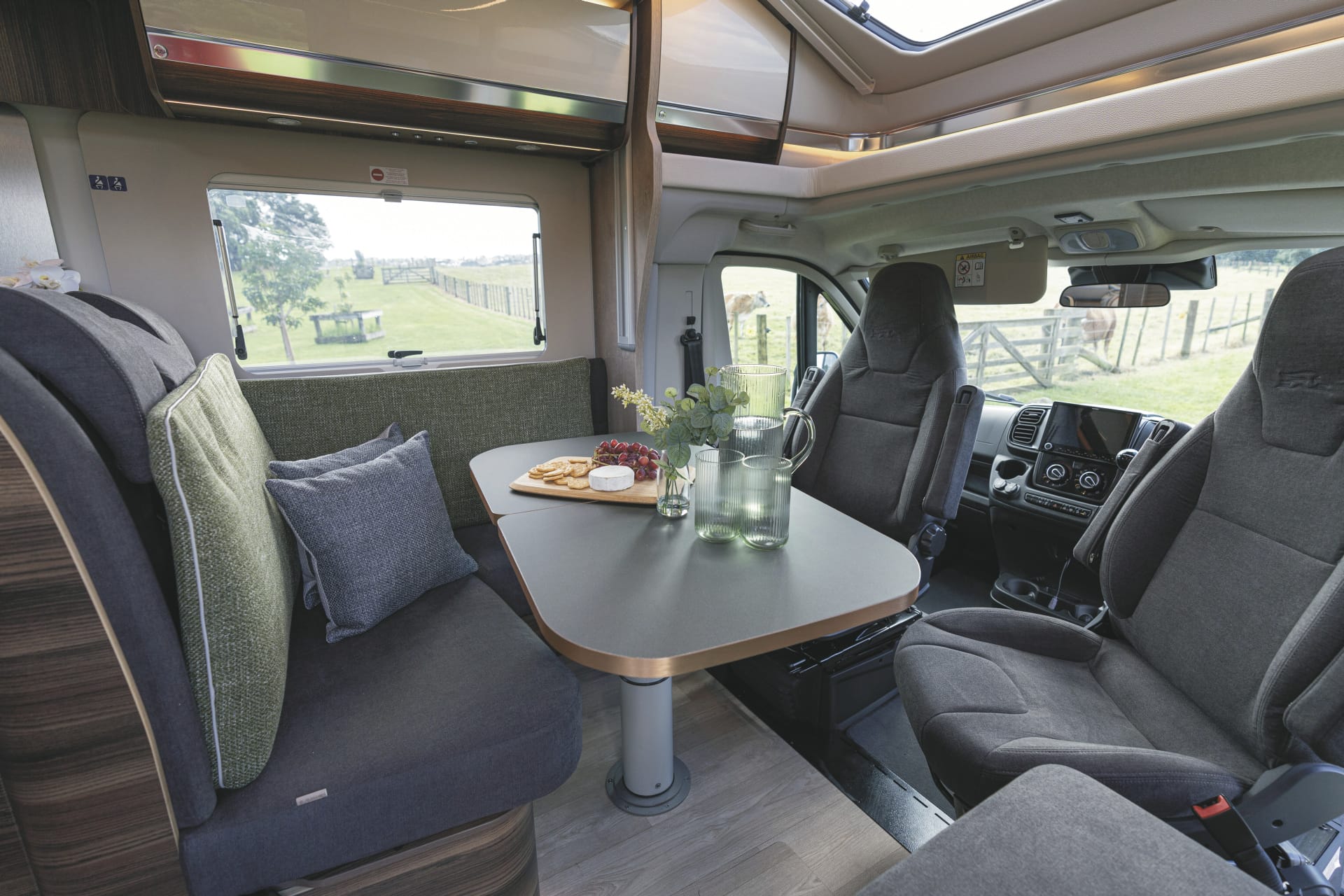 NZL_TRA_20241218_BR_50