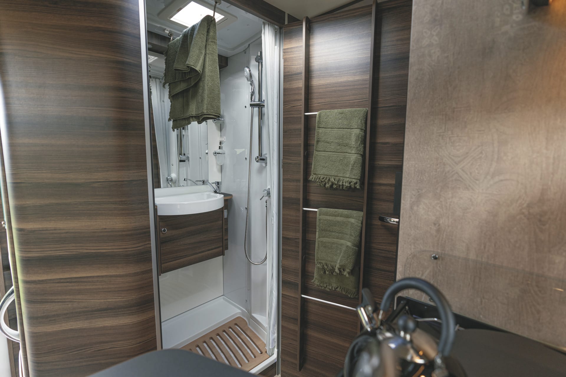 NZL_TRA_20241218_BR_58