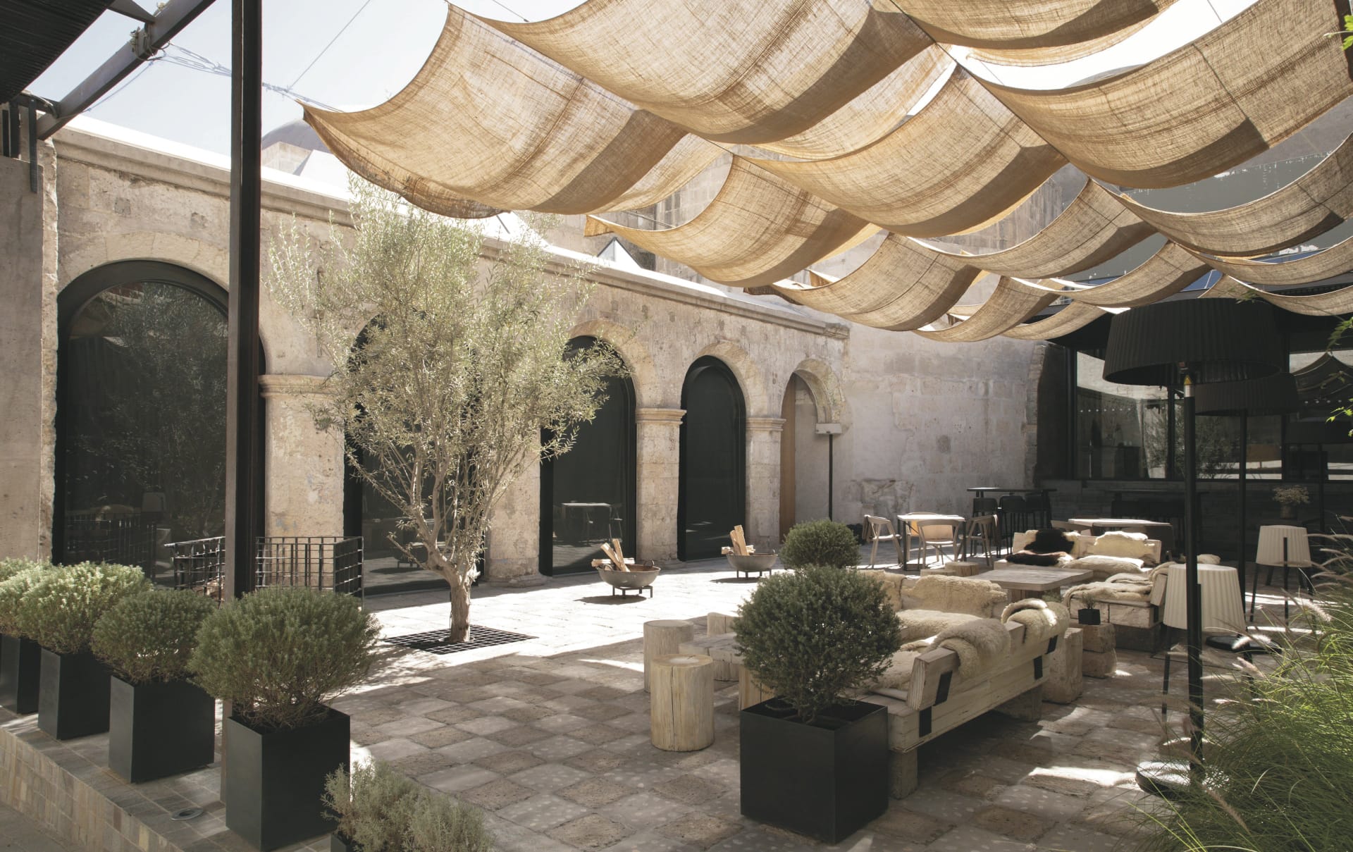 SAM_PE_20241108_KHM_1