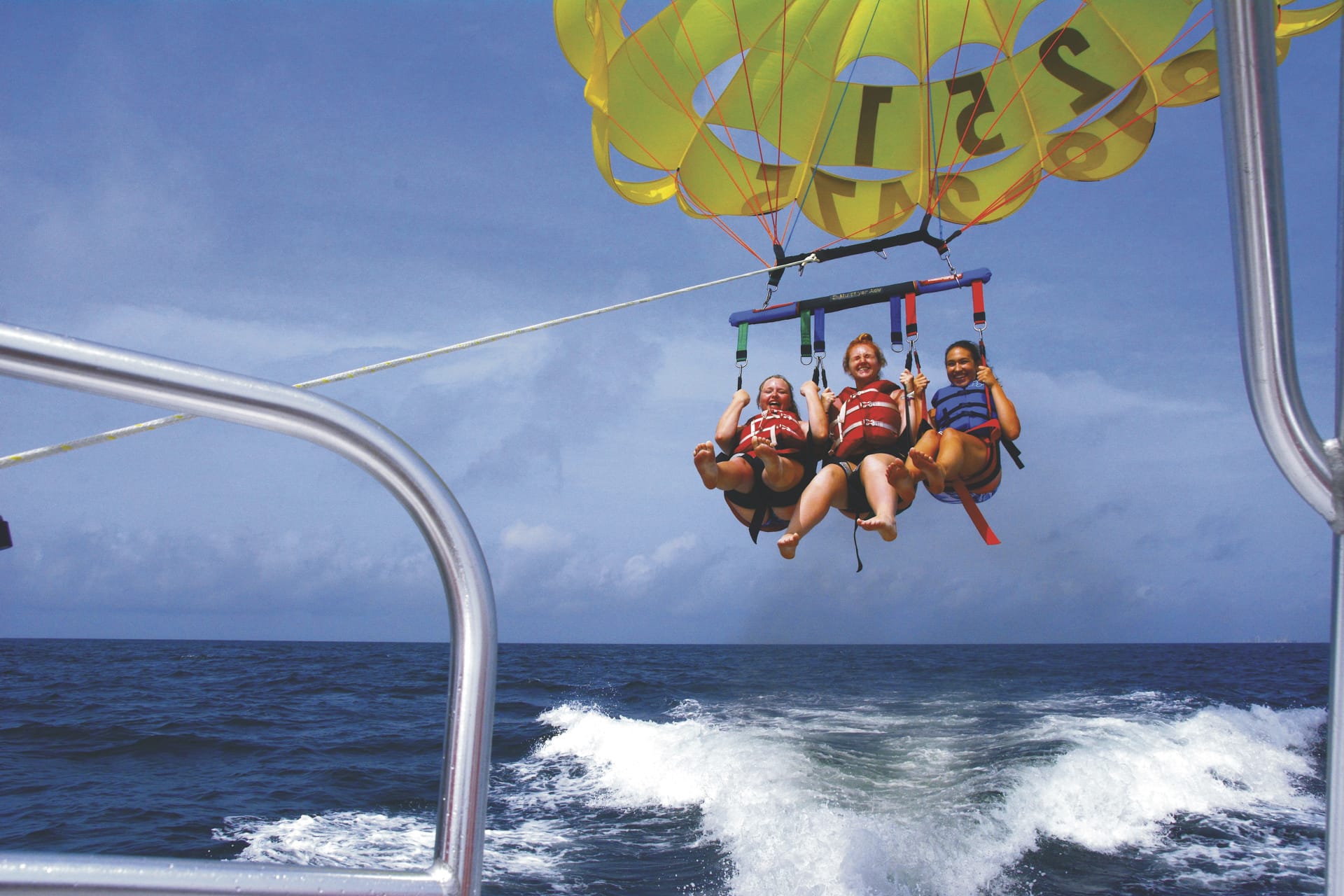 USA_AL_20211130_BM_1